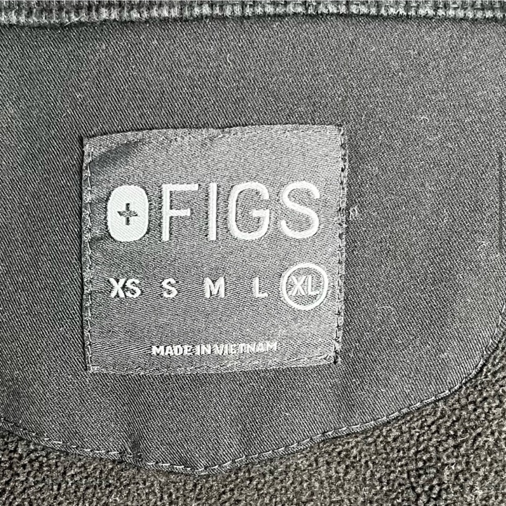 Figs On Shift Fleece women’s XL black work jacket coat for healthcare workers - Picture 8 of 16